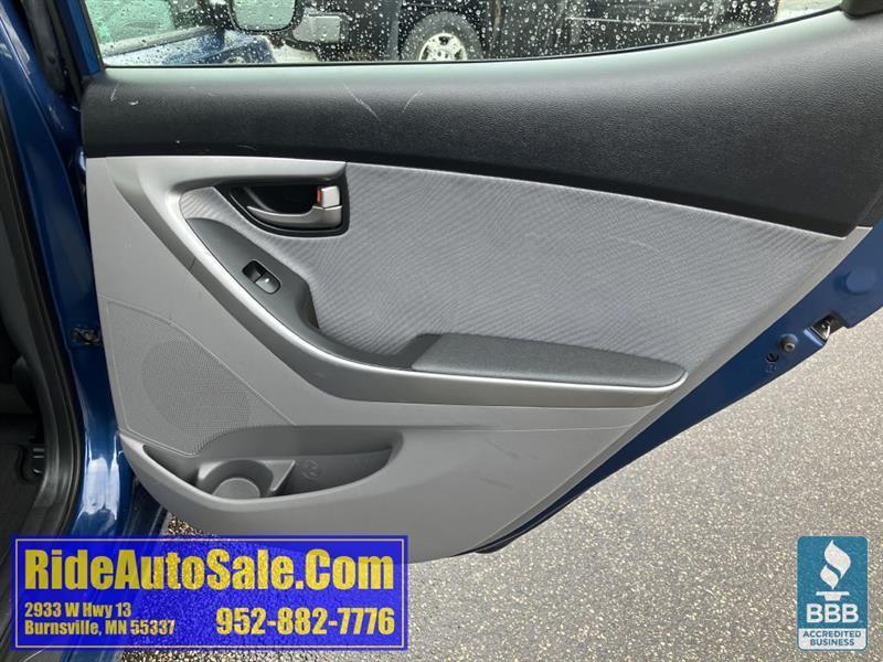 Hyundai Elantra  2013