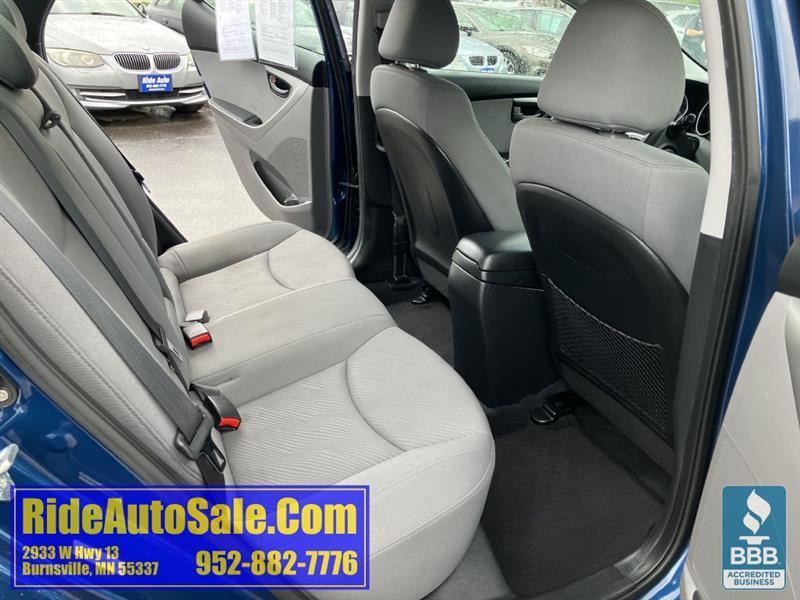 Hyundai Elantra  2013