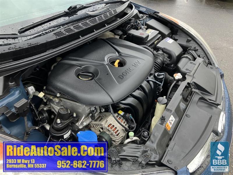 Hyundai Elantra  2013