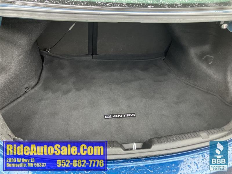 Hyundai Elantra  2013