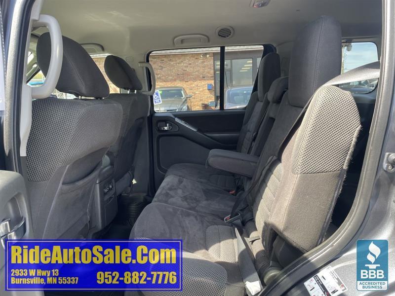 Nissan Pathfinder  2012