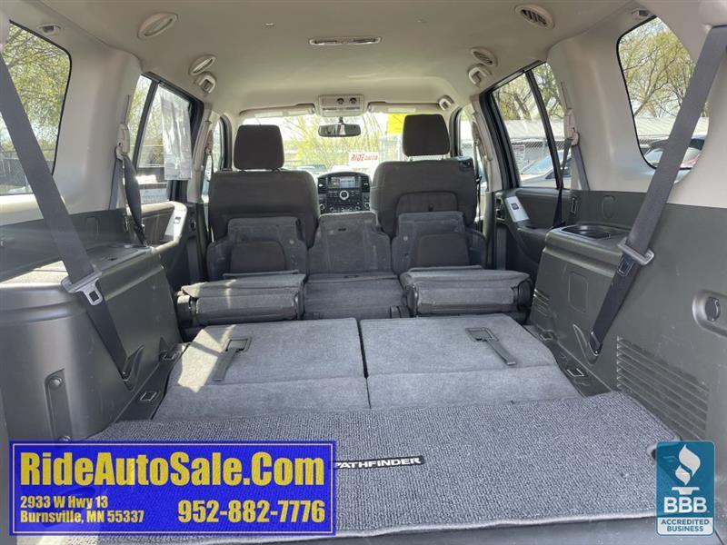 Nissan Pathfinder  2012