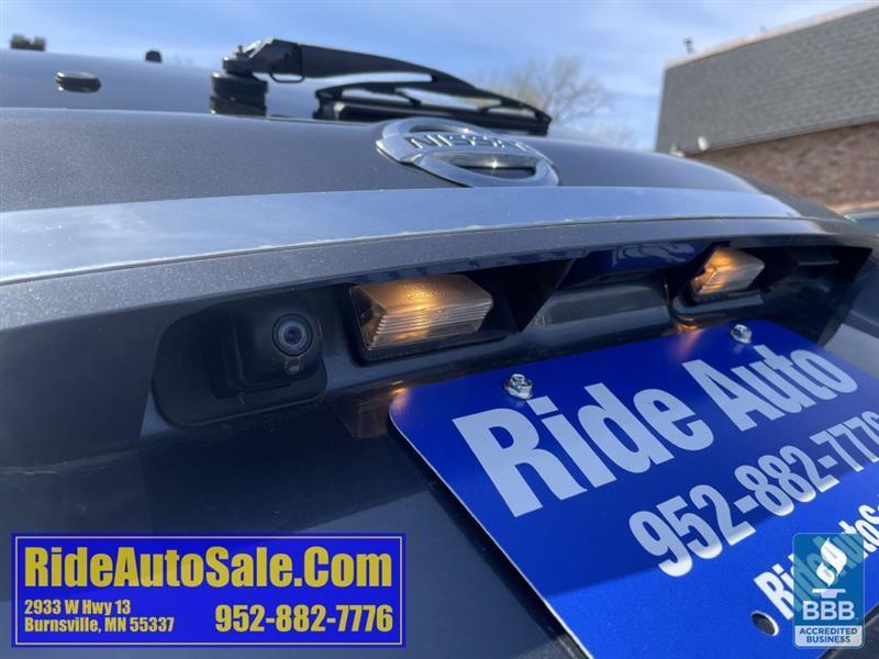 Nissan Pathfinder  2012