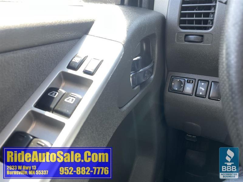 Nissan Pathfinder  2012