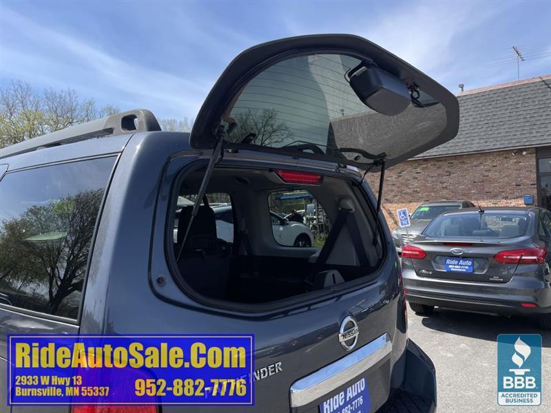 Nissan Pathfinder  2012