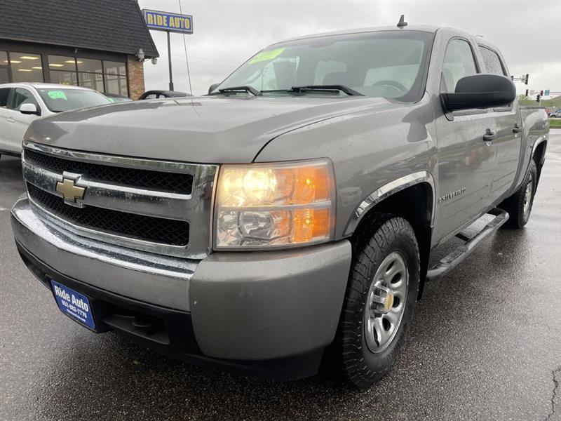 2007 Chevrolet Silverado 1500 LS, Crew cab 4dr, 4x4, 4.8 V8, runs great!