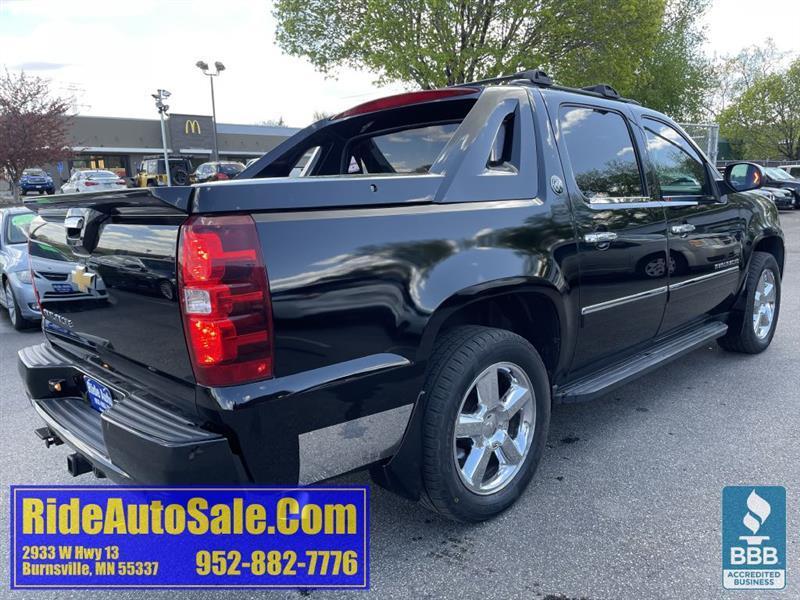 Chevrolet Avalanche  2013