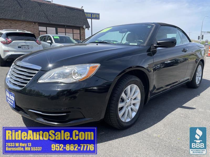 2013 Chrysler 200 Touring, 2dr Convertible, 2.4 4cyl, runs great !