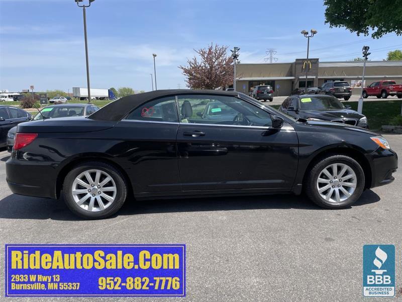 Chrysler 200  2013