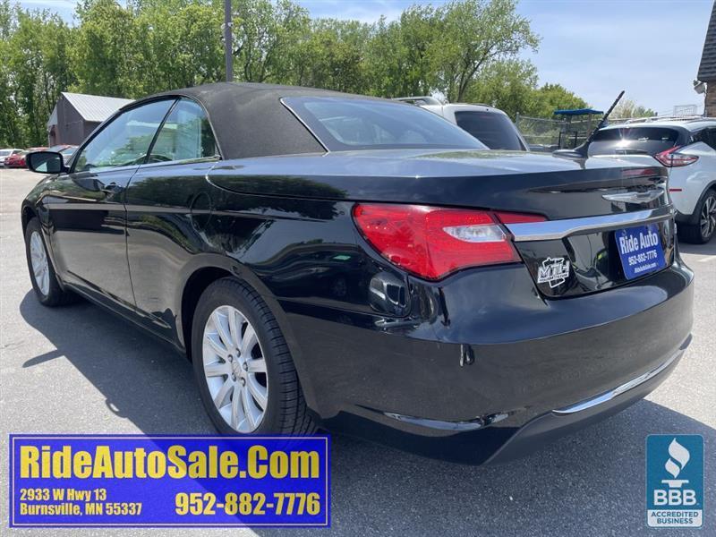 Chrysler 200  2013