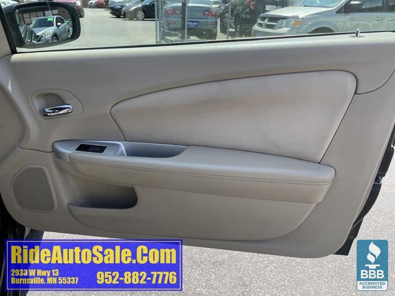 Chrysler 200  2013