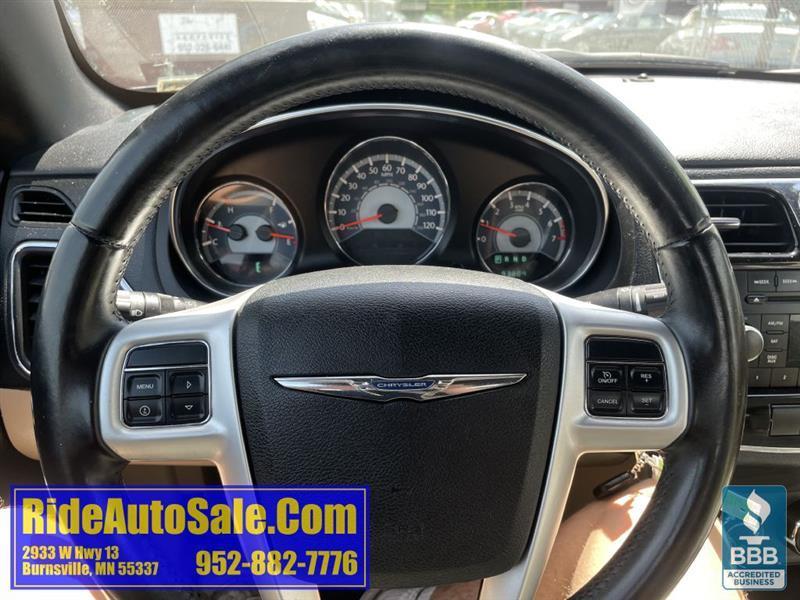 Chrysler 200  2013
