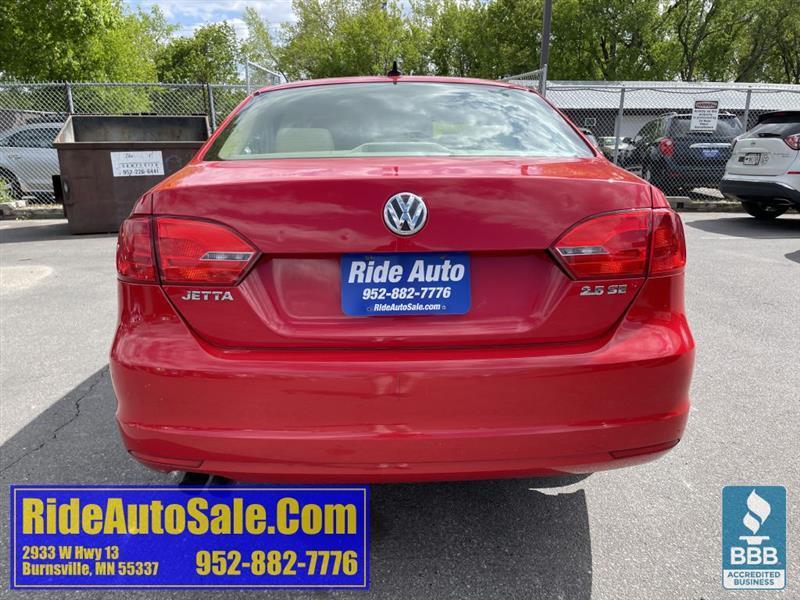 Volkswagen Jetta  2013
