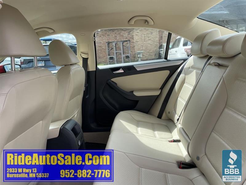 Volkswagen Jetta  2013