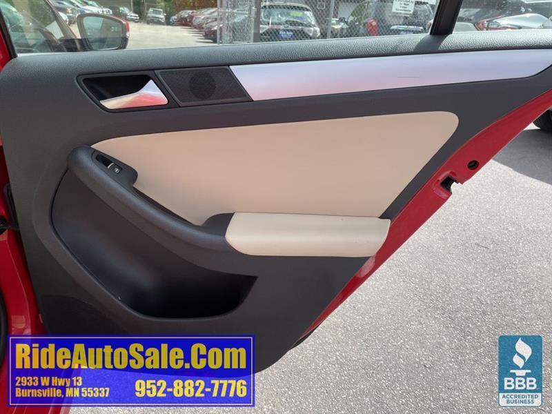 Volkswagen Jetta  2013