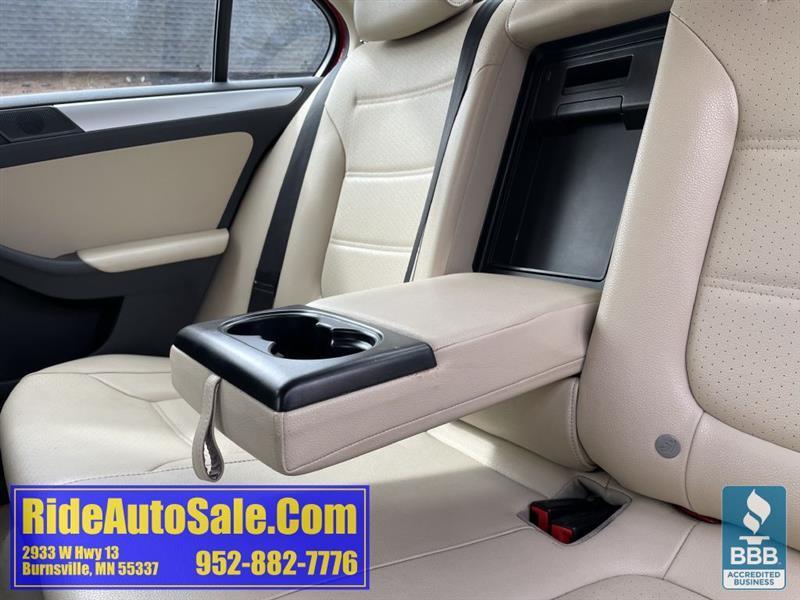 Volkswagen Jetta  2013