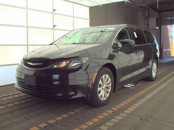 2017 Chrysler Pacifica Touring, 7-8 Passenger, V6, runs great !