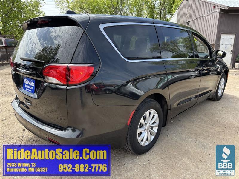 Chrysler Pacifica  2017