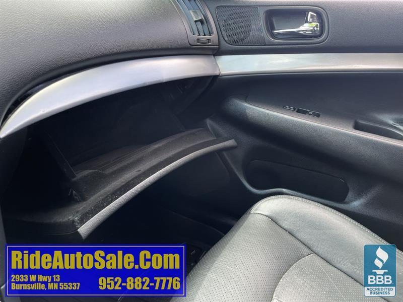 Infiniti G37X  2012