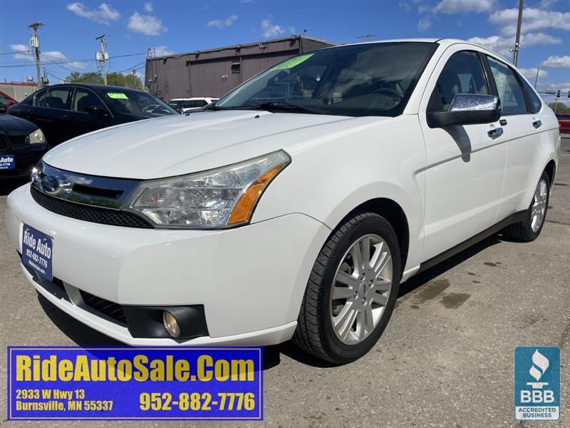 2011 Ford Focus SEL, 4dr sedan, 2.0 4cyl, leather, AUTO !
