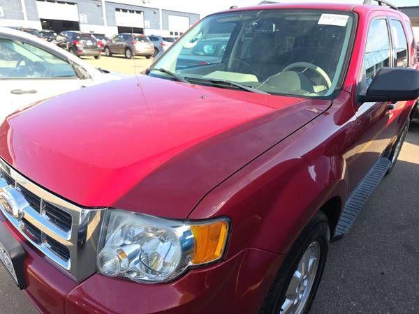 2010 Ford Escape XLT, 5 Passenger, 4x4, 3.0 V6, runs great !