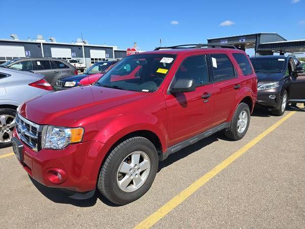 2010 Ford Escape XLT, 5 Passenger, 4x4, 3.0 V6, extra clean!