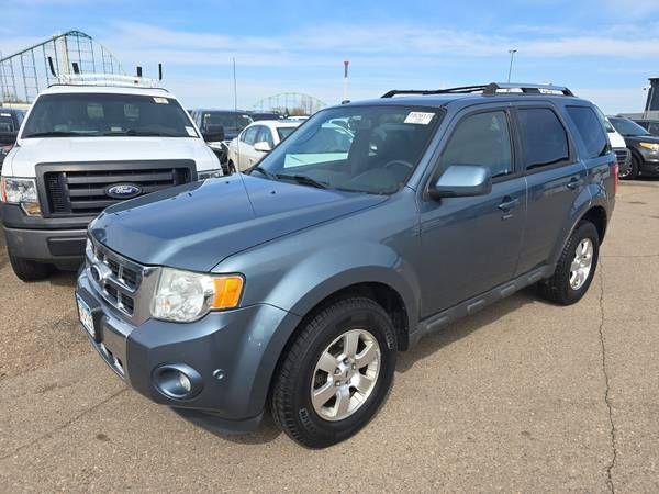 2011 Ford Escape Limited, 5 Passenger SUV, 4x4, 3.0 V6, leather !