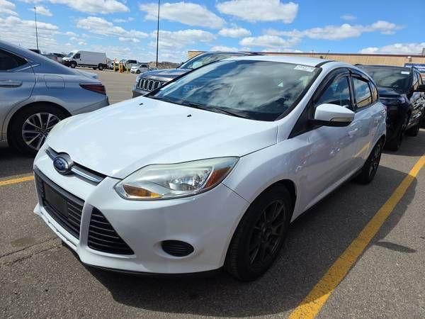 2014 Ford Focus SE, 5dr hatchback, 2.0 4cyl, runs great, 1 owner!