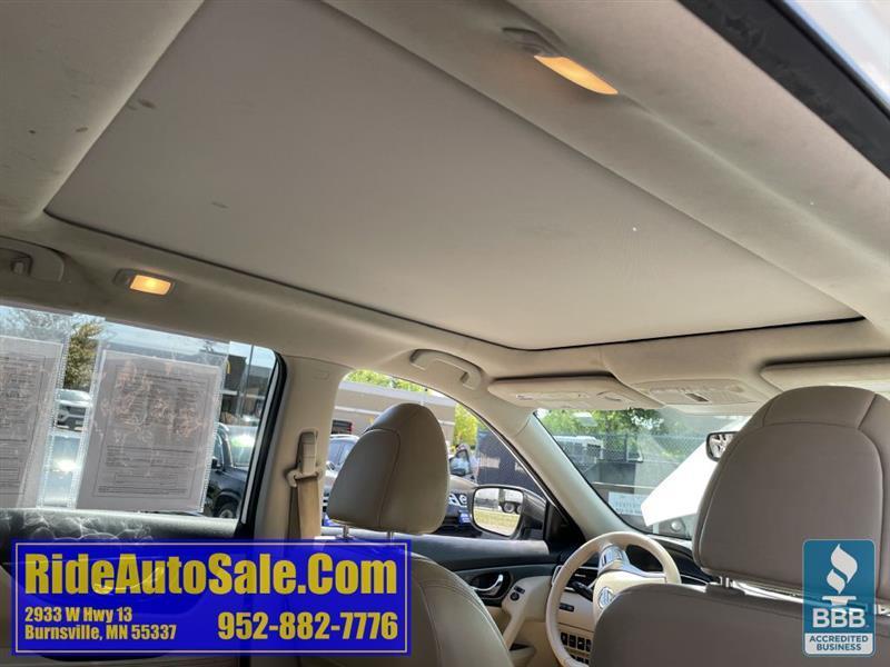 Nissan Rogue  2015
