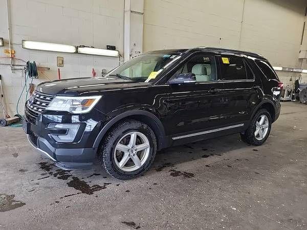 2017 Ford Explorer XLT, 7 Passenger, 4x4, 3.5 V6, clean, runs great!