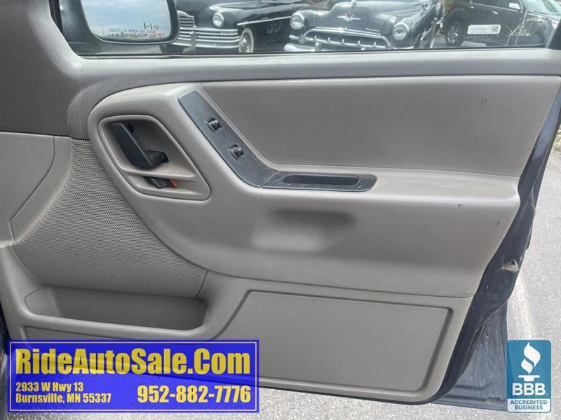 Jeep Grand Cherokee  2003