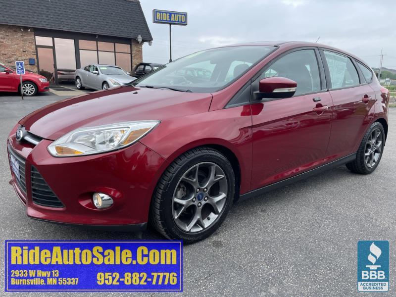 2014 Ford Focus SE, 5dr hatchback, 2.0 4cyl, leather, P-roof !