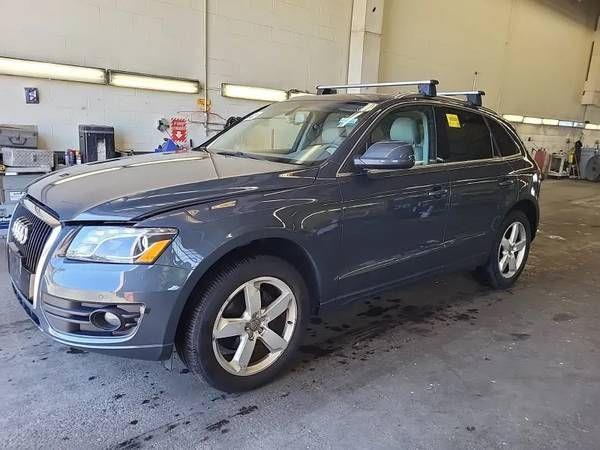 2010 Audi Q5 3.2 Quattro Premium, AWD, Leather, P-roof !