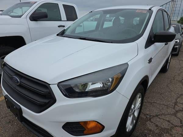 2018 Ford Escape S, 5 Pass. cross over SUV, reliable 2.5 4cyl !