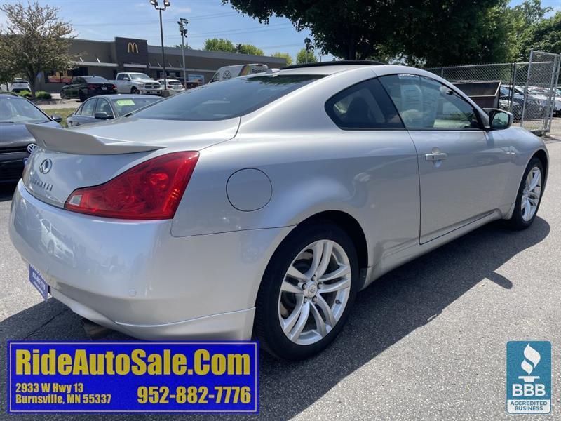 Infiniti G Coupe  2010