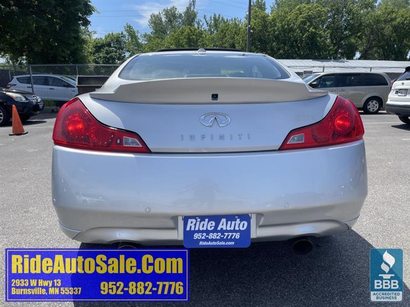 Infiniti G Coupe  2010