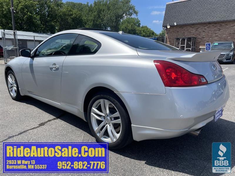Infiniti G Coupe  2010