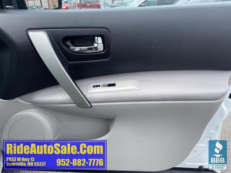 Nissan Rogue  2012