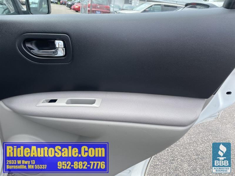 Nissan Rogue  2012