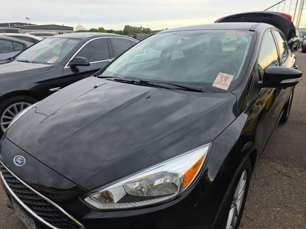 2015 Ford Focus SE, 4dr sedan, 2.0 4cyl, clean, 1 owner !