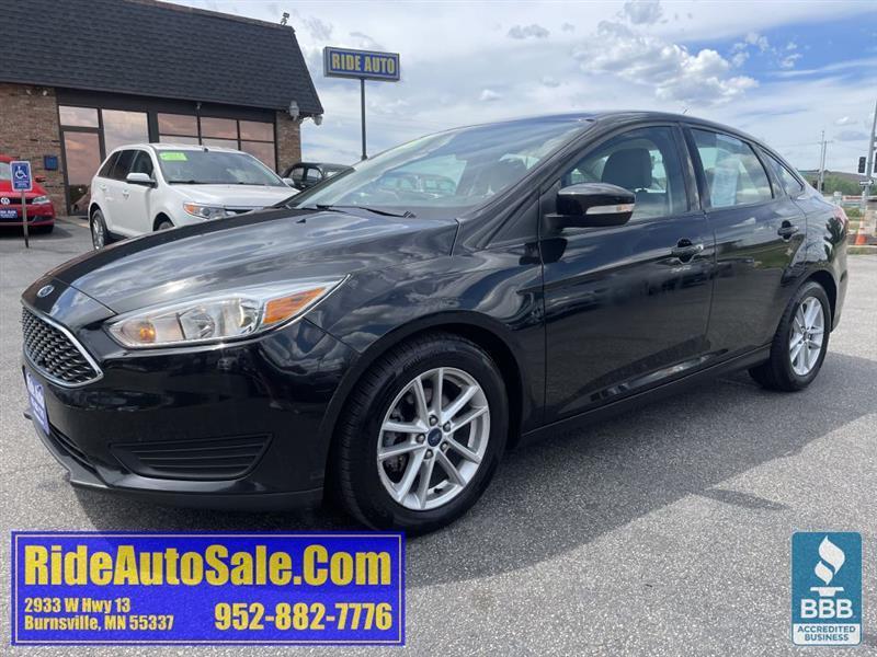 2015 Ford Focus SE, 4dr sedan, 2.0 4cyl, clean, 1 owner !