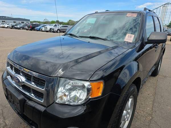 2012 Ford Escape XLT, 5 Pass, 4x4, 2.5 4cyl, P-roof, CLEAN!