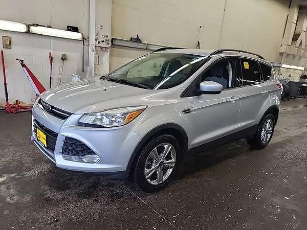 2016 Ford Escape SE, 5 pass. 4cyl, 4x4, clean, RUNS GREAT !