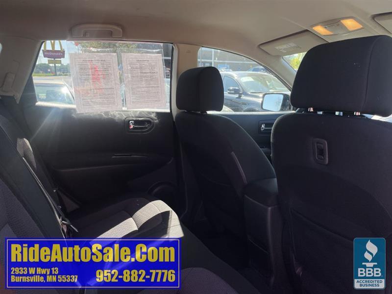 Nissan Rogue  2011