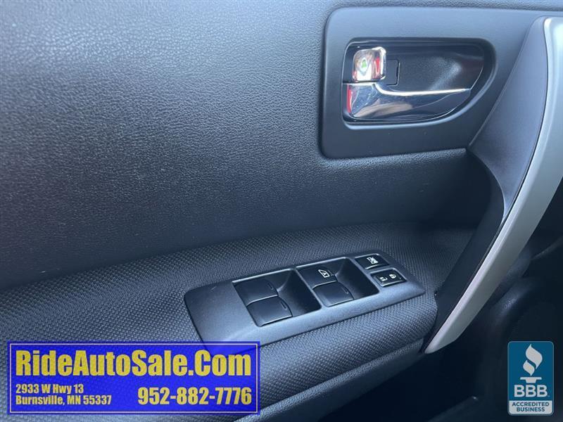 Nissan Rogue  2011