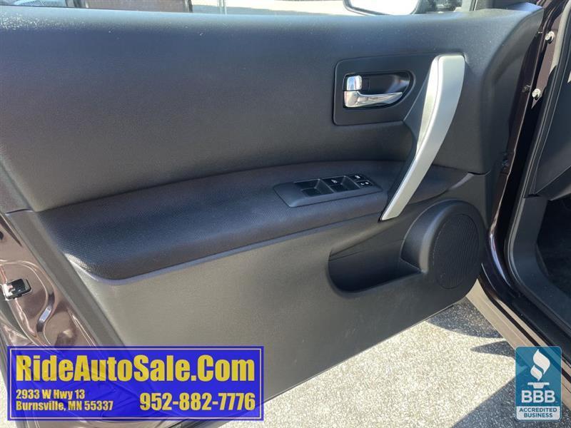 2011 Nissan Rogue SV, Cross Over SUV, AWD, 2.5 4cyl, CLEAN!