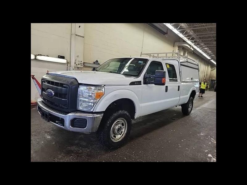 2016 Ford F350 XL, Crew cab 4dr, Long box, 4x4, Gas 6.2 V8 !