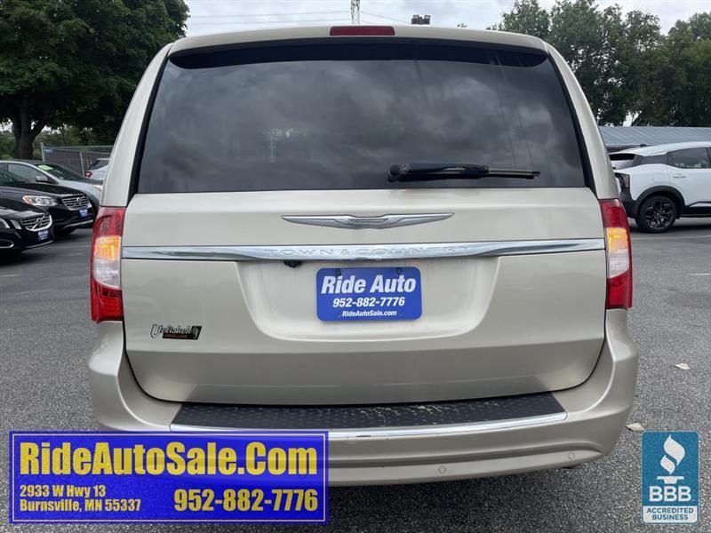 Chrysler Town & Country  2014