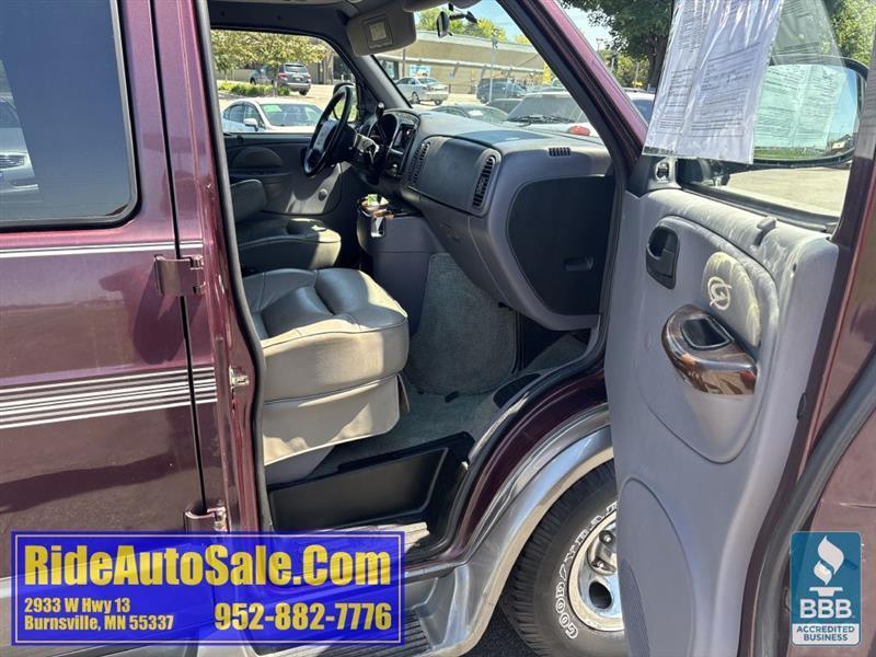 Dodge Ram Van  2000