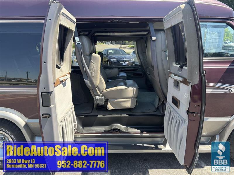 Dodge Ram Van  2000